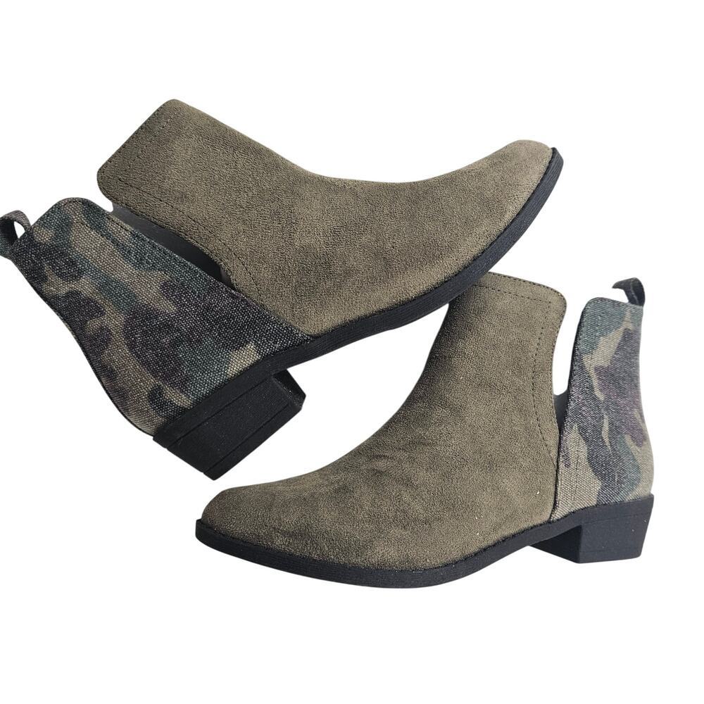NEW Corkys sz 4 army green Ankle Boots Camo Side Panels Low Heel Western Booties
